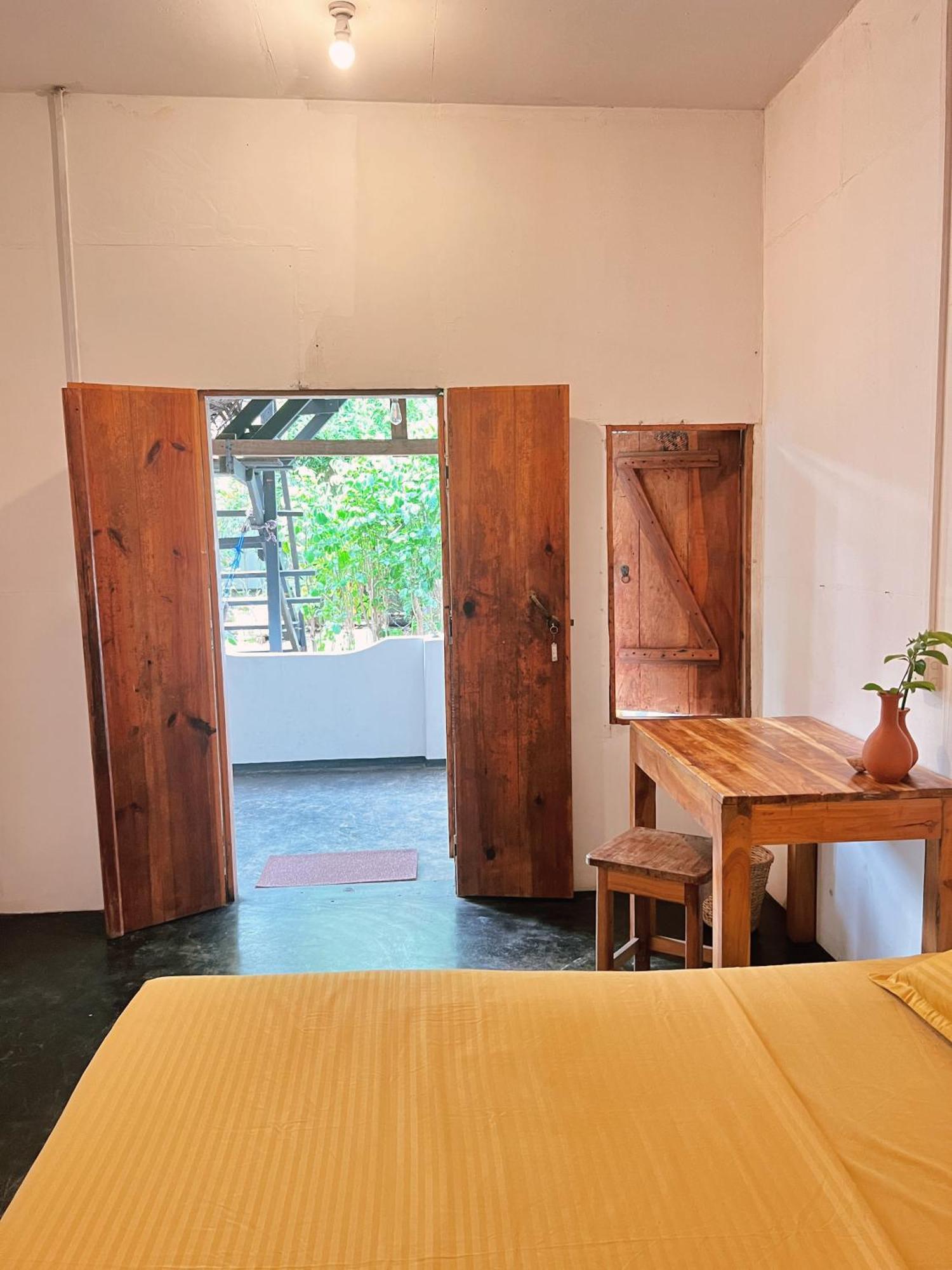 Wave Hunters Hostel Arugam Bay Exterior photo
