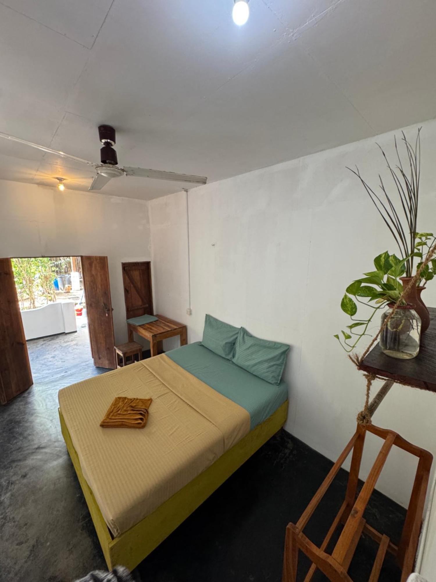 Wave Hunters Hostel Arugam Bay Exterior photo